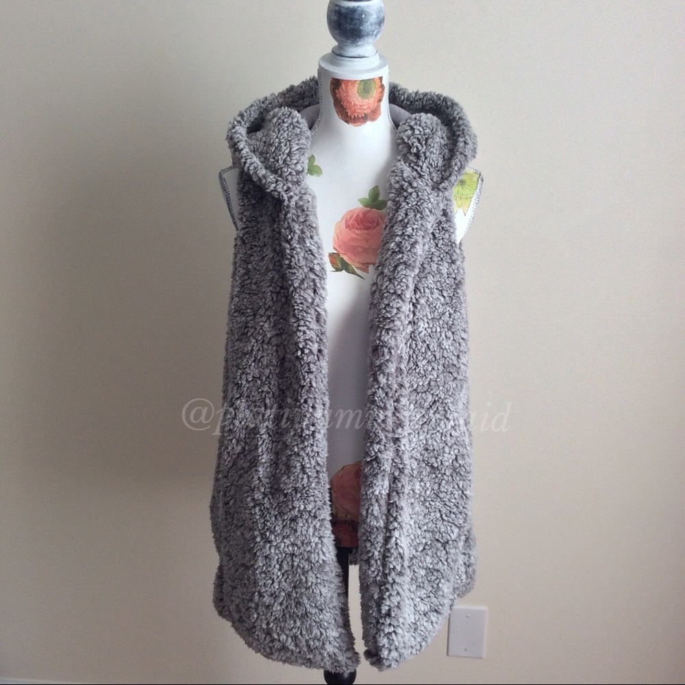 Teddy Bear Hooded Vest UBER SOFT 🐻 - Picture 2 of 8